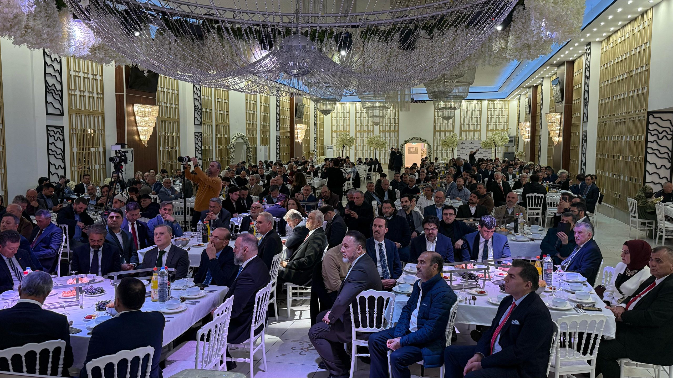 Cihannüma iftarında Almanya'daki Türk göçüne dair önemli mesajlar verildi