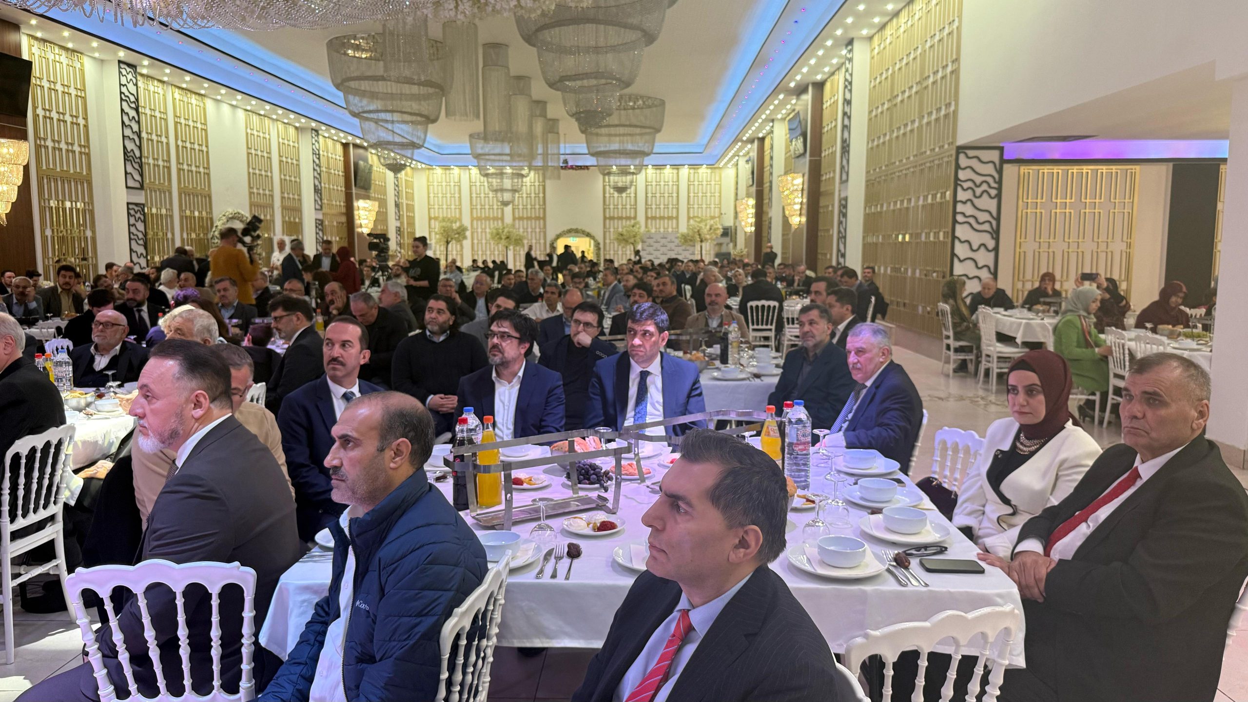 Cihannüma iftarında Almanya'daki Türk göçüne dair önemli mesajlar verildi