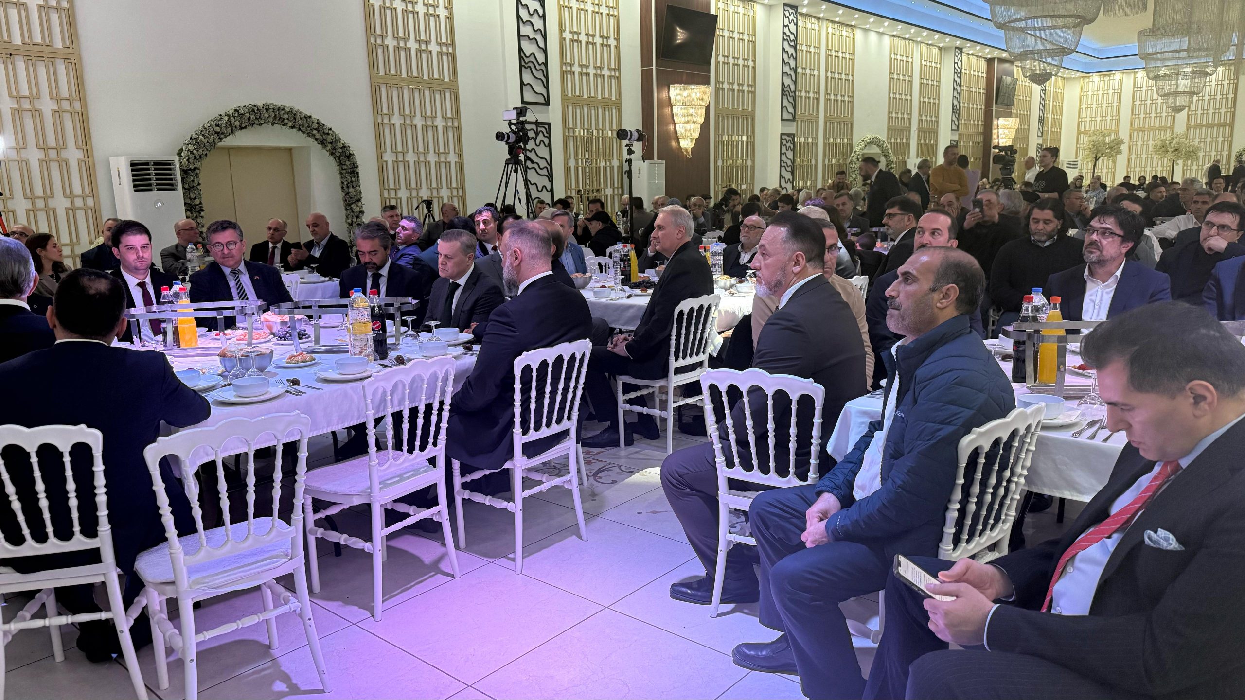 Cihannüma iftarında Almanya'daki Türk göçüne dair önemli mesajlar verildi