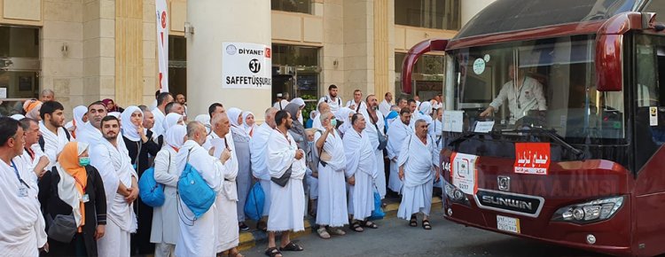 Büyük intikal başladı! Milyonlar Arafat'a akın ediyor