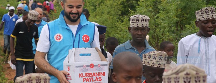 TDV, Zanzibar’ın Tumbatu Adası’nda ilahilerle karşılandı