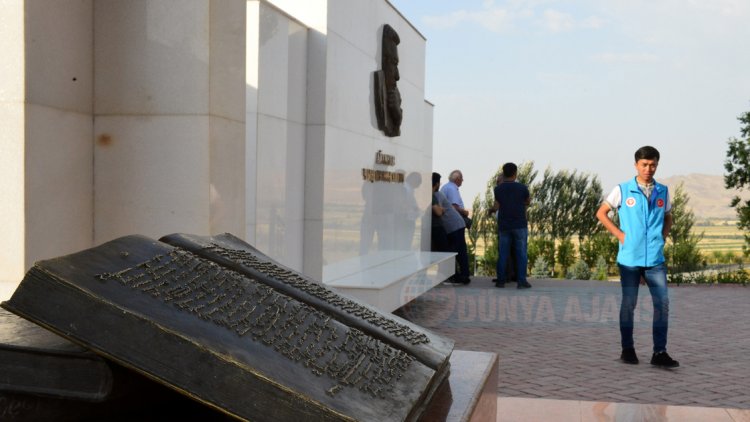 Kırgızistan'da anıtı bulunan Cengiz Aytmatov, Türk dünyasını buluşturuyor