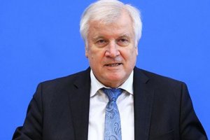 İçişleri Bakanı Seehofer: 'Almanya’da aşırı sağ teröründen kaynaklanan tehdit büyüktür'