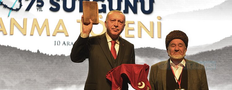 Erdoğan'a kuşaktan kuşağa 350 yıl korunan Kur'an hediyesi