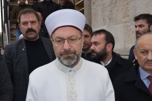 Diyanet İşleri Başkanı Erbaş depremde zarar gören camide incelemelerde bulundu