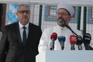 Erbaş: Kur'an kurslarımız, kötülüklerden insanları uzaklaştırmanın merkezleridir