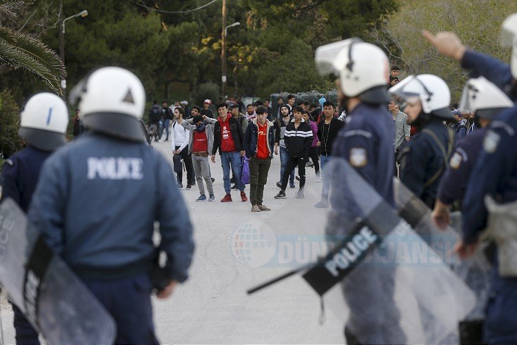 Midilli'de polis ile düzensiz göçmenler arasında gerginlik