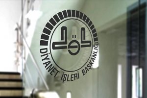 Diyanet: Cemaatle kılınan namazlara televizyon ve internetten uymak caiz değil