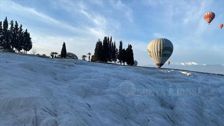 'Beyaz Cennet'in' balonları uçmak için gün sayıyor