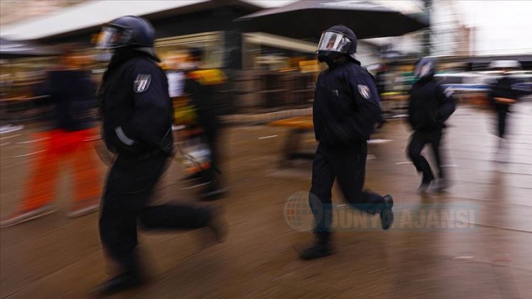 Almanya’da siyahi kadına mağza kasiyeri ve polisin ırkçı tavrı tartışma yarattı