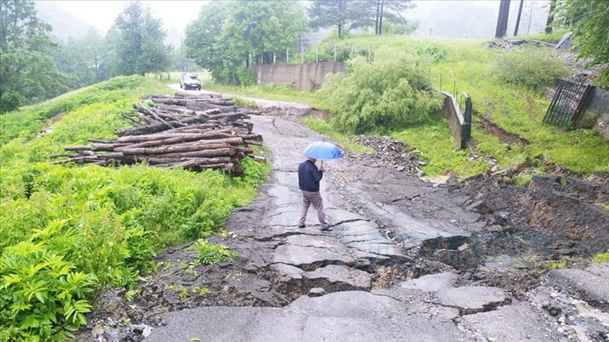 Bosna Hersek ve Sırbistan'da taşkın ve heyelanda bine yakın ev zarar gördü