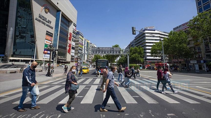 Türkiye'de Kovid-19'a yakalananlardan 165 bin 706 kişi iyileşti