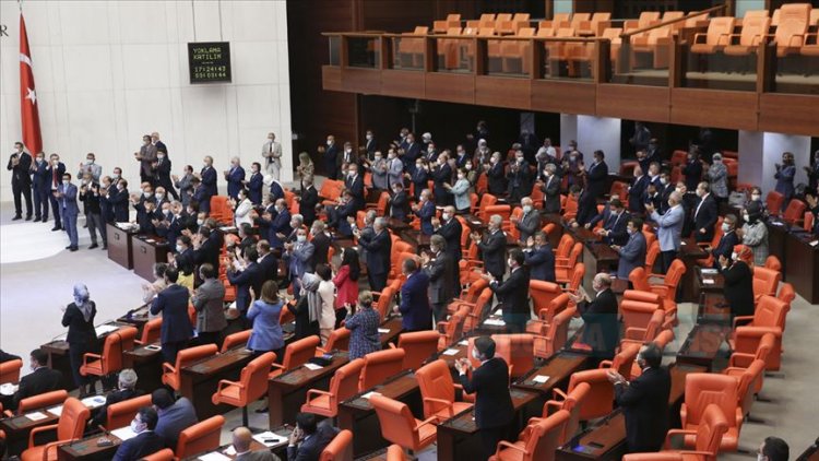 TBMM'de Ayasofya kararı ayakta alkışlandı