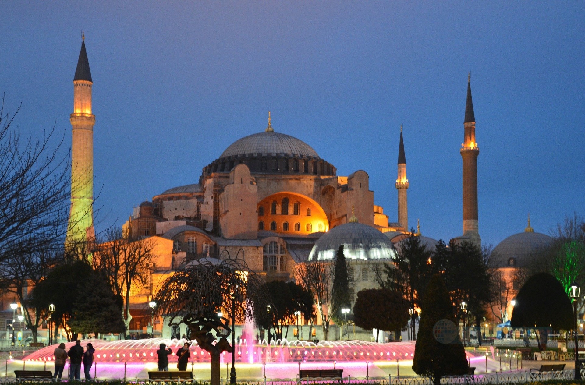 Ayasofya'nın prangalararının parçalandığı esaret dönemi sona ermiştir