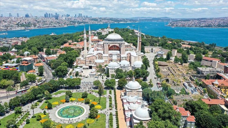 'Ayasofya Camisi ve Külliyesi' olarak imar planı değişiyor