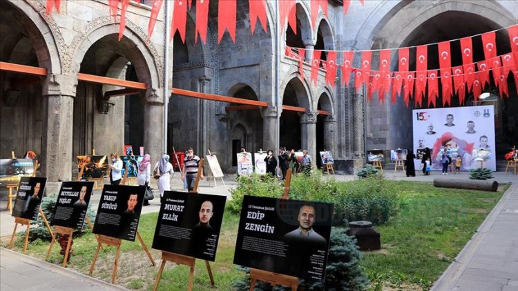 Tarihi Çifte Minareli Medrese'de '15 Temmuz' fotoğrafları sergisi