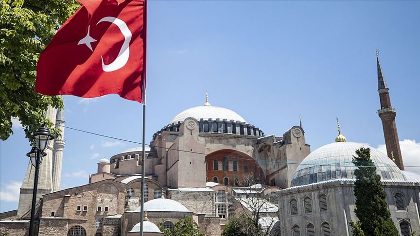 Katolik rahip Ayasofya için 'Allah'ın adının anıldığı, sevgi ve saygı duyulan camiye çevirdi'