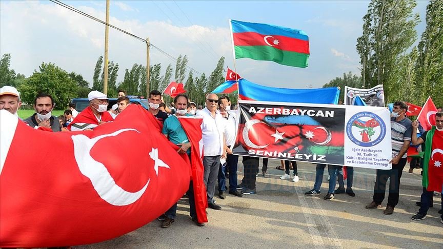 Türkiye-Ermenistan sınırında Azerbaycan'a yönelik saldırılar protesto edildi