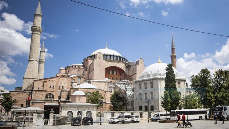 Kızılay, Ayasofya Camii'nin açılışında vatandaşların ihtiyaçlarını karşılayacak