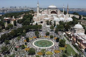 Arap gazeteci ve yazarlar Ayasofya'nın ibadete açılmasını memnuniyetle karşıladı