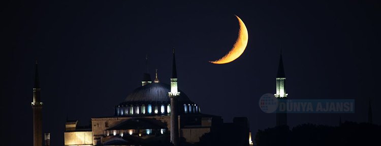 Hilal ile Ayasofya-i Kebir Cami-i Şerifi