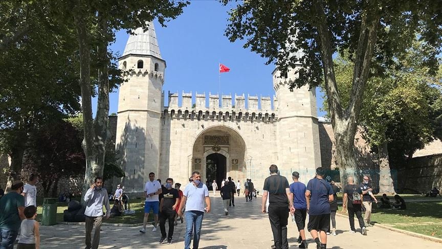 Tarihi Yarımada'daki camilere ve müzelere ziyaretçi akını