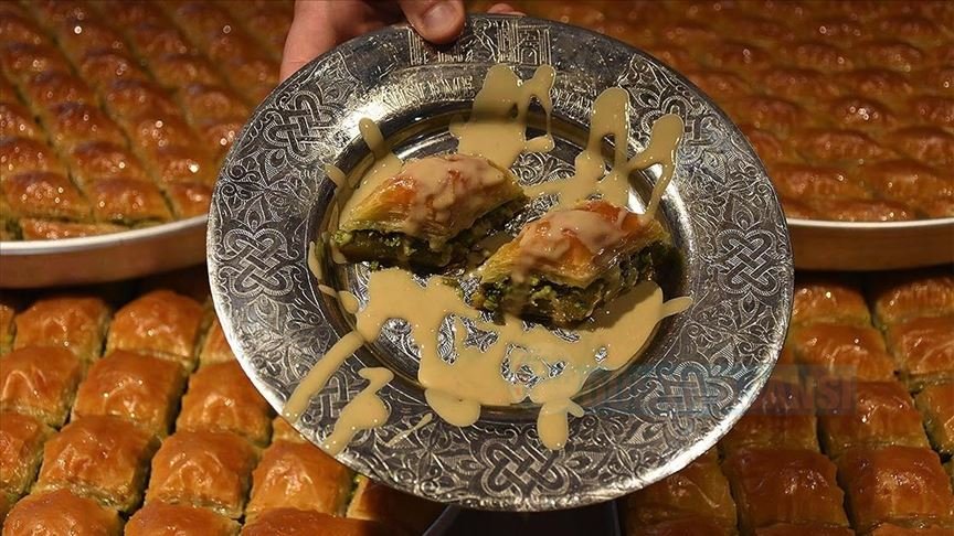 Damak tadına yeni lezzet 'tahinli baklava'