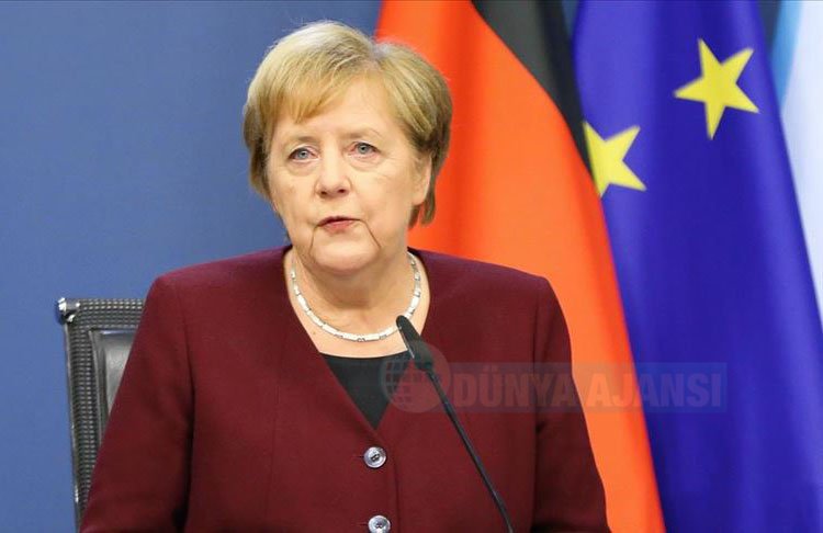 Başbakan Merkel: AB-Türkiye ilişkilerinde ilerleme her iki taraf içinde iyidir