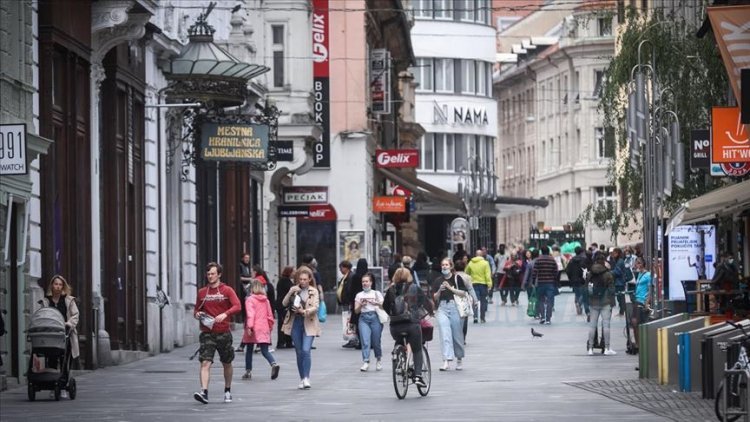 Slovenya'da sokağa çıkma yasağı ilan edildi