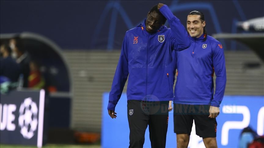 Demba Ba’dan, Fransız gazeteciye 'Parisliler İstanbul’da güvende olacak' cevabı