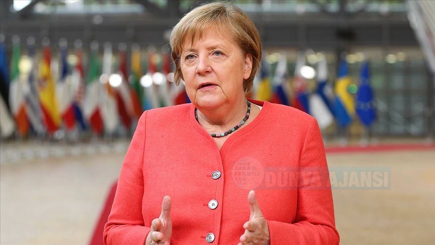 Merkel ülkede yeni alınan Kovid-19 tedbirleri gerekli ve orantılı