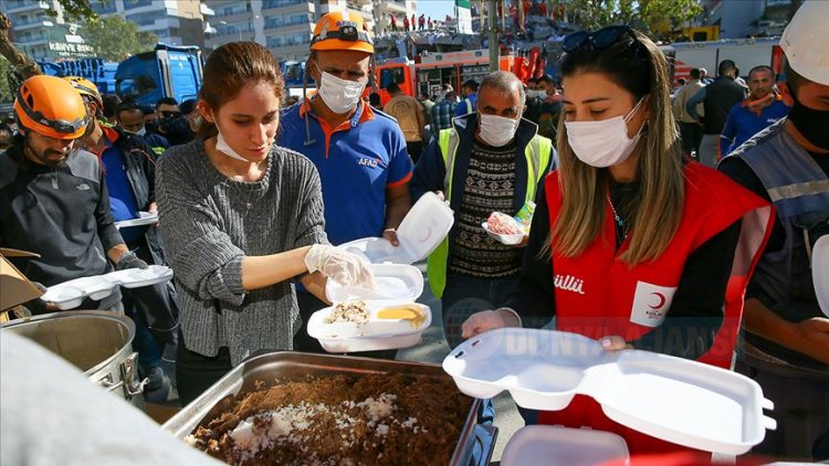 Türk Kızılaydan depremzedelere 'açık büfe' hizmeti