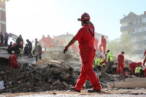 İzmir'deki depremde can kaybı 69'a yükseldi