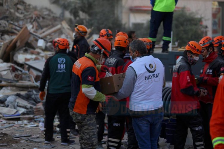 Türkiye'nin 'iyilik hareketi' depremzedelerin yaralarını sarıyor