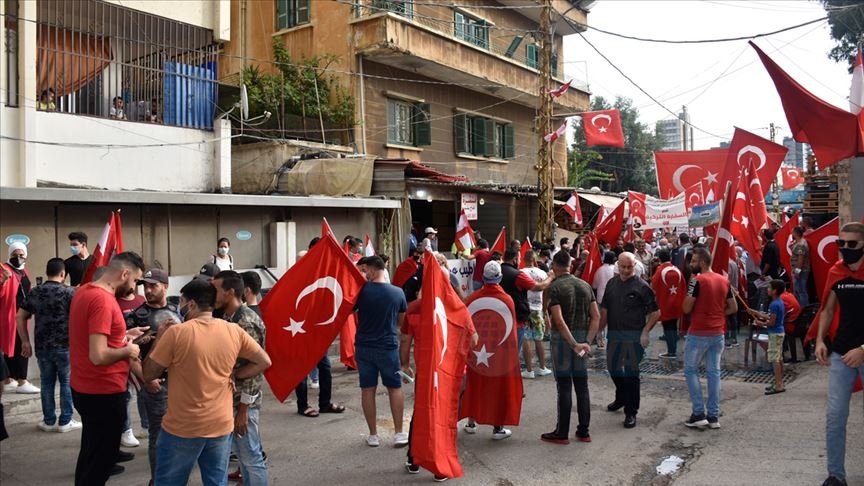 Lübnan'da Türkiye'ye destek gösterisi düzenlendi