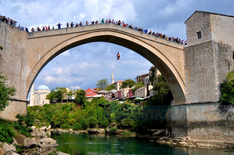 Mostar Köprüsü'nün yıkılışının 27. yılında anma töreni düzenlendi