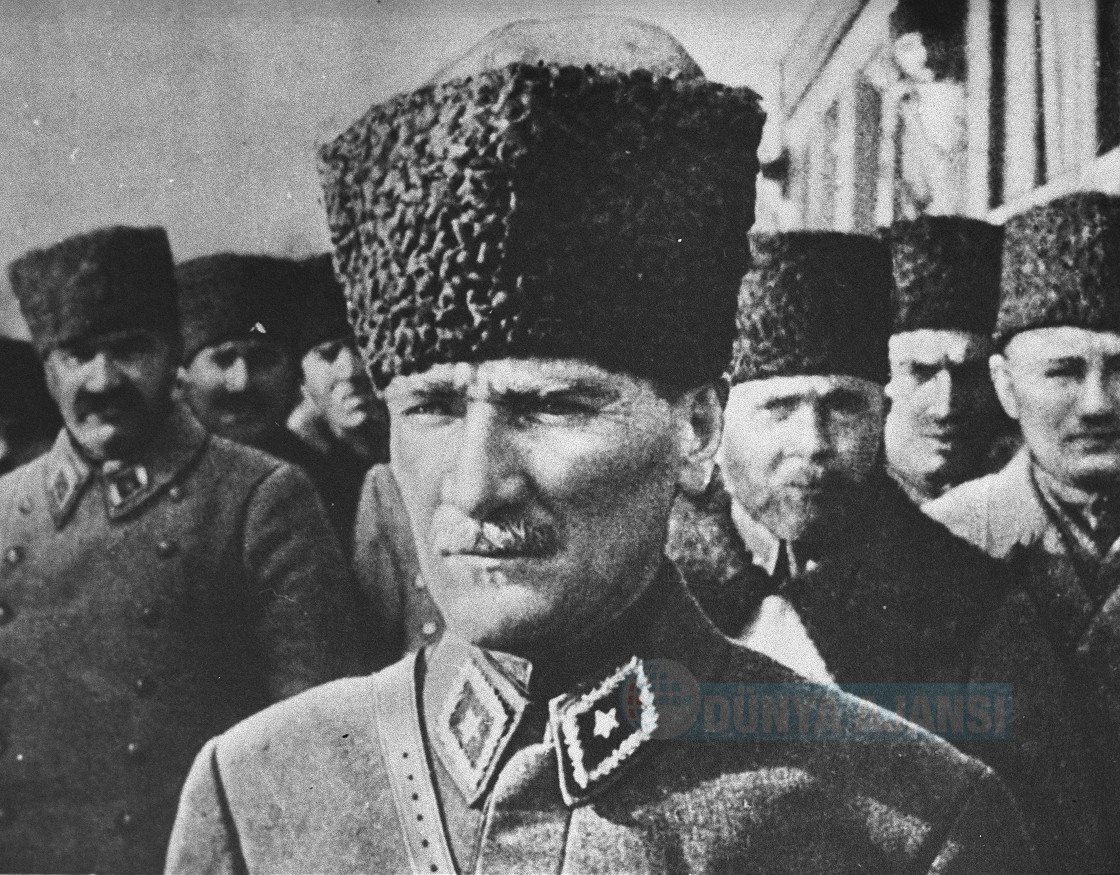 Büyük Önder Atatürk'ün ebediyete intikalinin 82'nci yılı