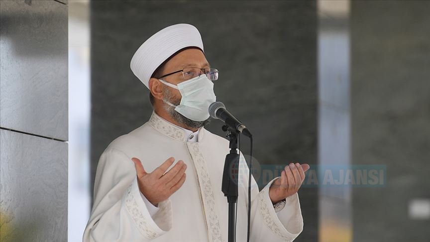 Erbaş, okuduğu hutbede temizliğin önemine dikkati çekti