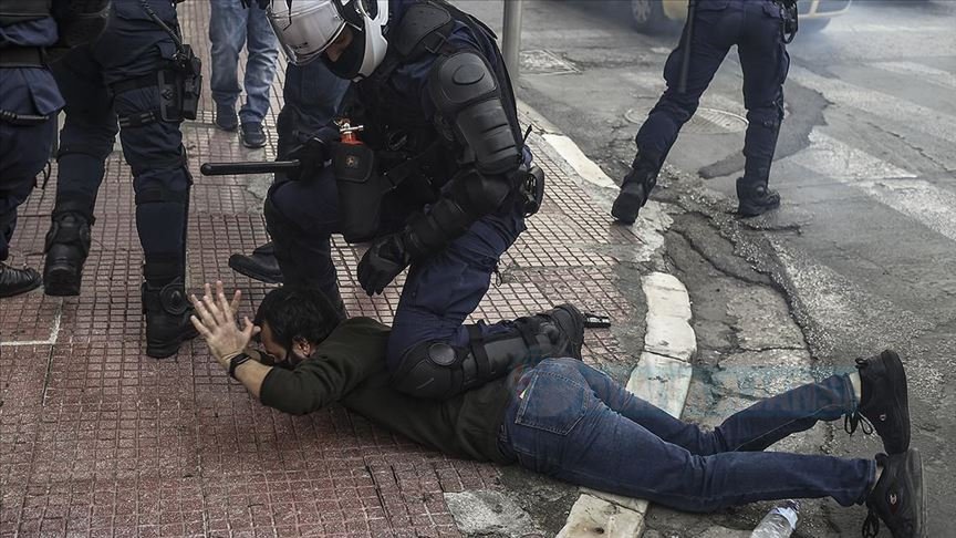 Yunanistan'da '17 Kasım' protestolarına polis müdahalesi