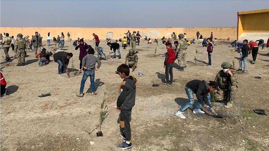 Mehmetçik Tel Abyad'a 740 fidan dikti