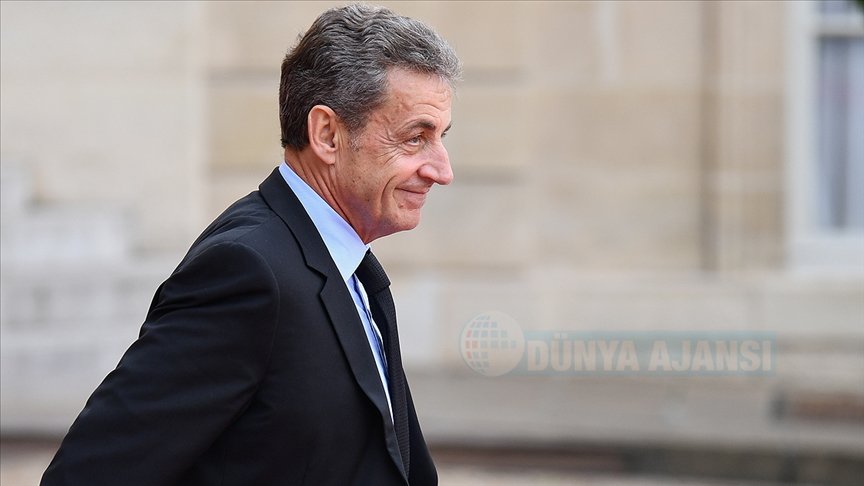 Eski Fransa Cumhurbaşkanı Sarkozy'nin yolsuzlukla yargılandığı davada 4 yıl hapsi istendi