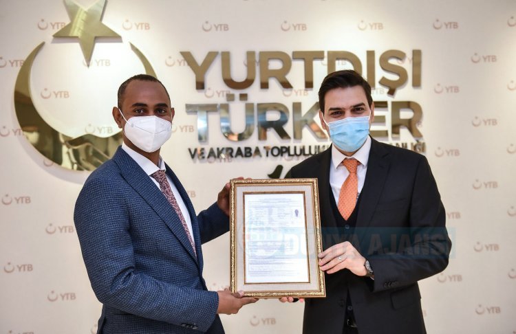 Türkiye Burslusu Bakan’dan YTB’ye Ziyaret