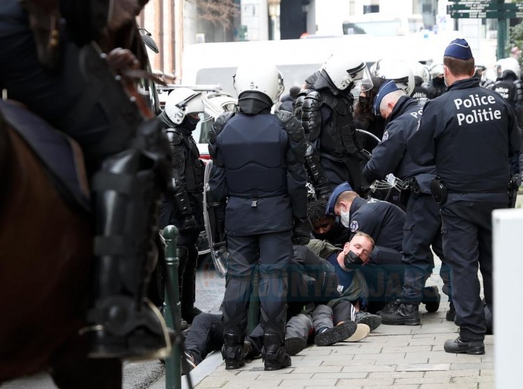 Brüksel'de ırkçılık ve polis şiddetine karşı gösteri düzenlendi