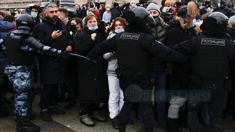 Rusya'da protestoculara ağır cezalar verildi