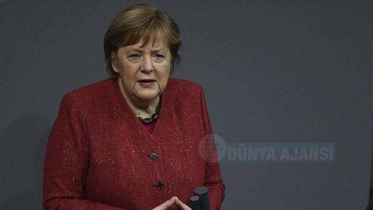 Almanya Başbakanı Merkel: Irkçılık ve nefret zehirdir