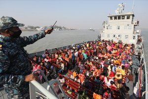 Arakanlı Müslümanların Bhasan Char Adası'na nakli uluslararası tepkilere rağmen sürüyor