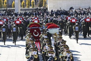 Bitlis'teki helikopter kazasında askerin şehit düşmesi Türkiye'yi yasa boğdu