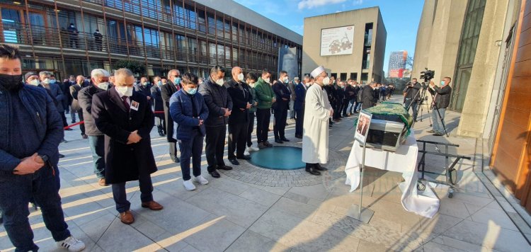 Türk basın camiasının Mehmet abisi son yolculuğuna uğurlandı