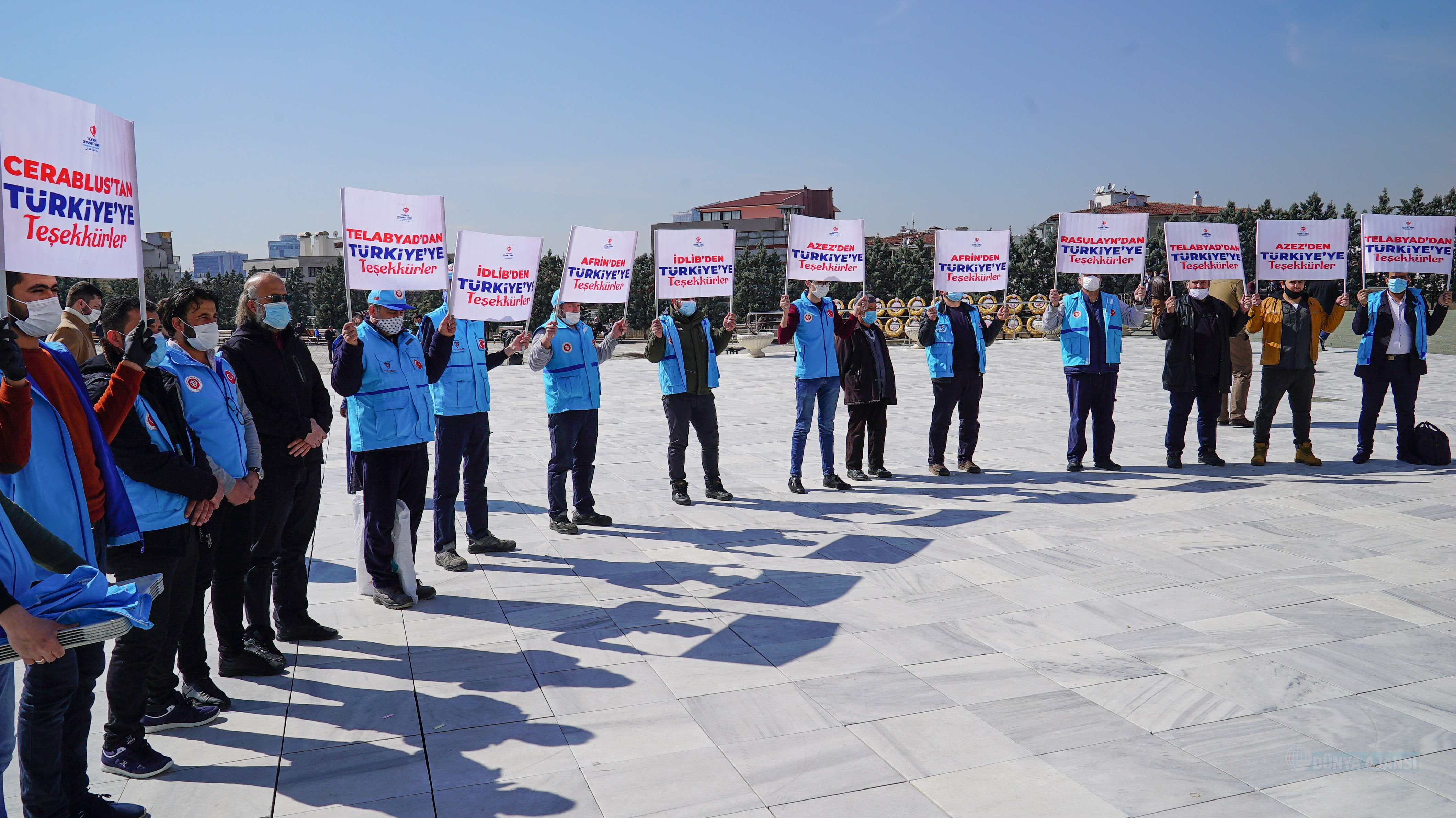 Suriyeli gençlerden Türkiye ve Türk halkına yardımlar için teşekkür 