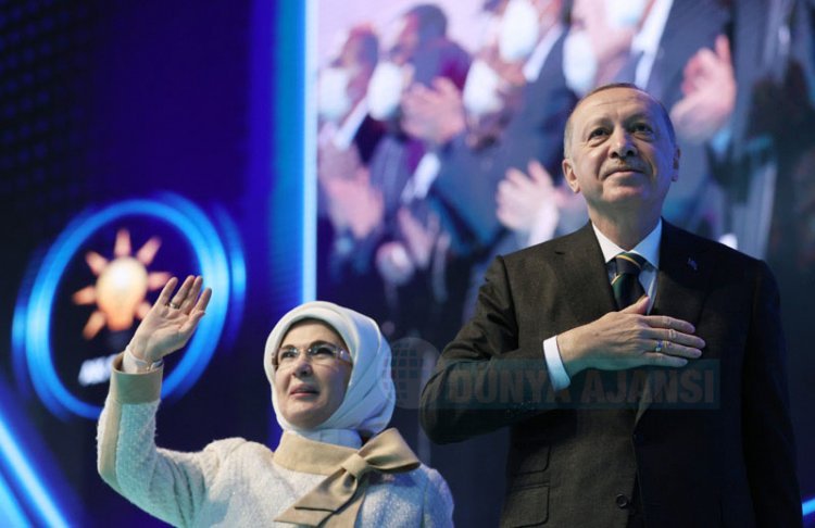 Recep Tayyip Erdoğan yeniden AK Parti Genel Başkanı seçildi